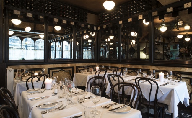 Cafe St Honore Interior